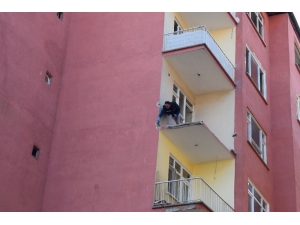 Malatya’da 4’üncü Kattan Düşen Hurdacı Hayatını Kaybetti