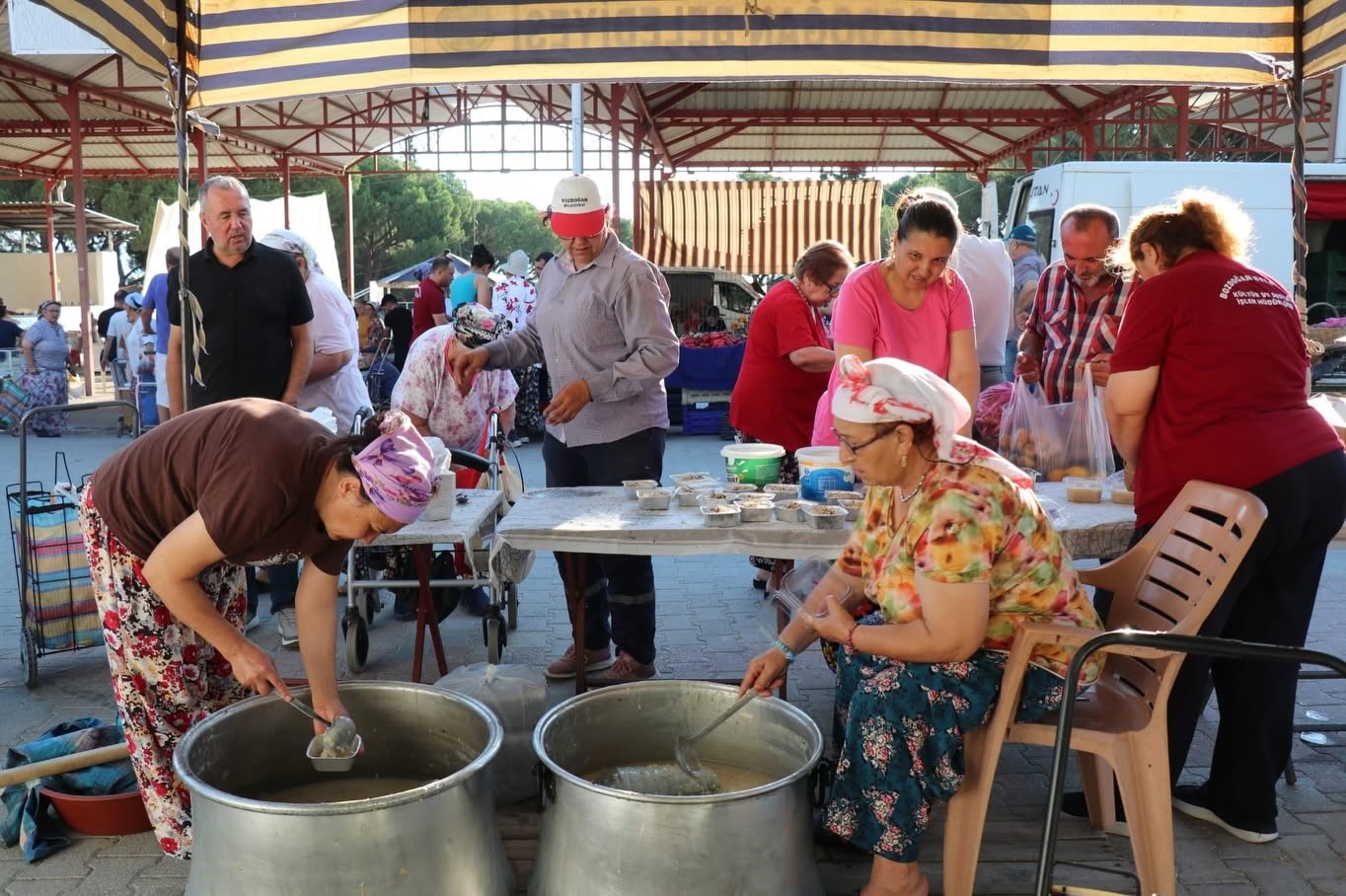 bozdogan-belediyesi-nden-asure-ikrami