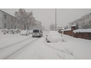 Bingöl’de Tipi, Karlıova-erzurum Yolu Kapatıldı, Okullar Tatil Edildi