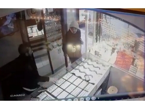 Bahçelievler’de Kuyumcunun Bıçaklanma Anı Kamerada