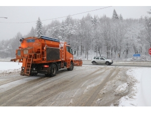Bolu Dağı’nda Kar Yağışı Ve Sis Etkili Oluyor