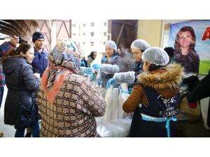 Aydın’da Pazarcı Esnafı Ve Vatandaşlar Büyükşehrin Çorbasıyla Isınıyor