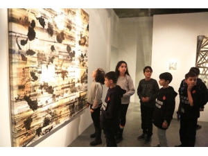 Küçükçekmeceli Öğrencilere Karne Hediyesi