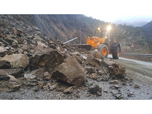 Karabük - Zonguldak Karayolunda Heyelan