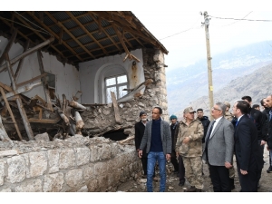 Vali Aykut Pekmez Gerger’de Depremzedelerle Bir Araya Geldi