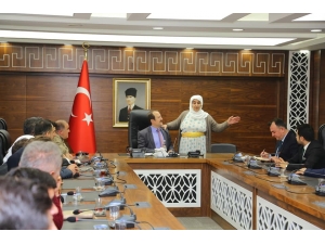 Vali Pehlivan, Şehit Aileleri Ve Gaziler İle Bir Araya Geldi