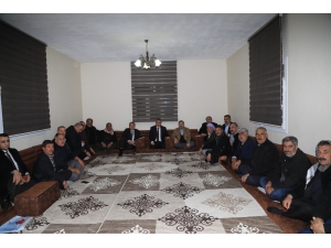 Beyazgül Karaköprü’de Muhtarları Dinledi