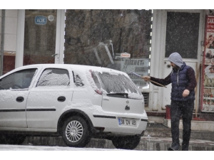 Şuhutlu Vatandaşlar Kar Yağışına Hazırlıksız Yakalandı