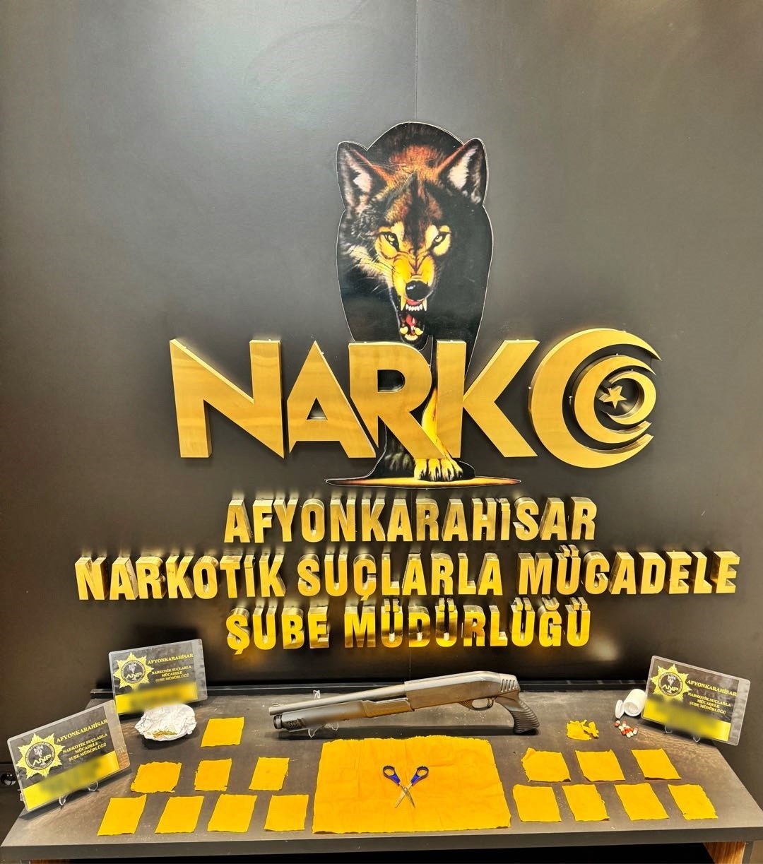 uyusturucu-maddeler-ve-pompali-tufekle-yakalanan-2-kisi-tutuklandi