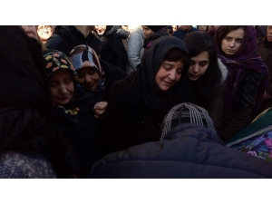 Gözyaşlarına Boğuldu: “Güzel Kızanım Benim, Hadi Kalk Kızanım”