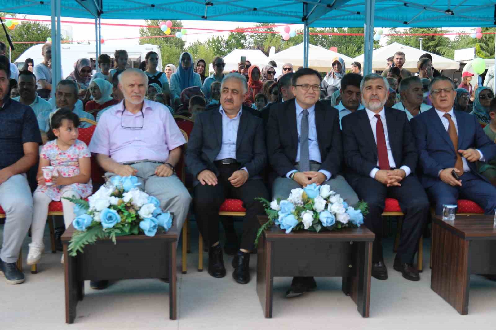 eskisehir-de-yaz-kur-an-kurslarinda-coskulu-senlikle-taclandi
