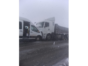 Bulanık-muş Yolunda Kaza: 2 Yaralı