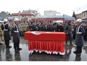 Kars Şehidi Gözyaşları Arasında Toprağa Verildi