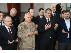 Afetlere Karşı Kurban Kesip Dua Okudular