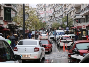 Samsun’un En İşlek Caddesi Araç Trafiğine Açıldı