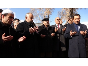 Afetlerden Korunmak İçin Dualar Edilerek Kurban Kesildi