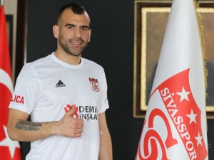 Sivasspor’da Skuletic’in Parmağı Kırıldı