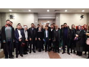 Karaköy’de Başörtülü Genç Kızlara Saldıran Sanığın Yargılanmasına Devam Edildi