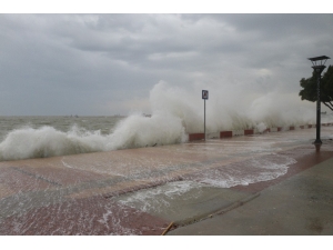 Akdeniz’de Fırtına Bekleniyor