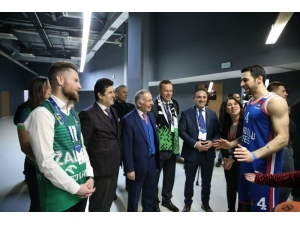 Dostluk Basketbol Maçına Taşındı