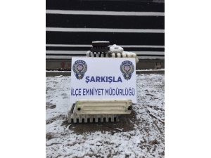 Kalorifer Ve Kalorifer Peteği Çalan Hırsızlar Yakalandı