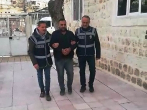 “Boş Bidonları Altınla Dolduracağım” Deyip Vatandaşı Dolandıran Şahıs Tutuklandı