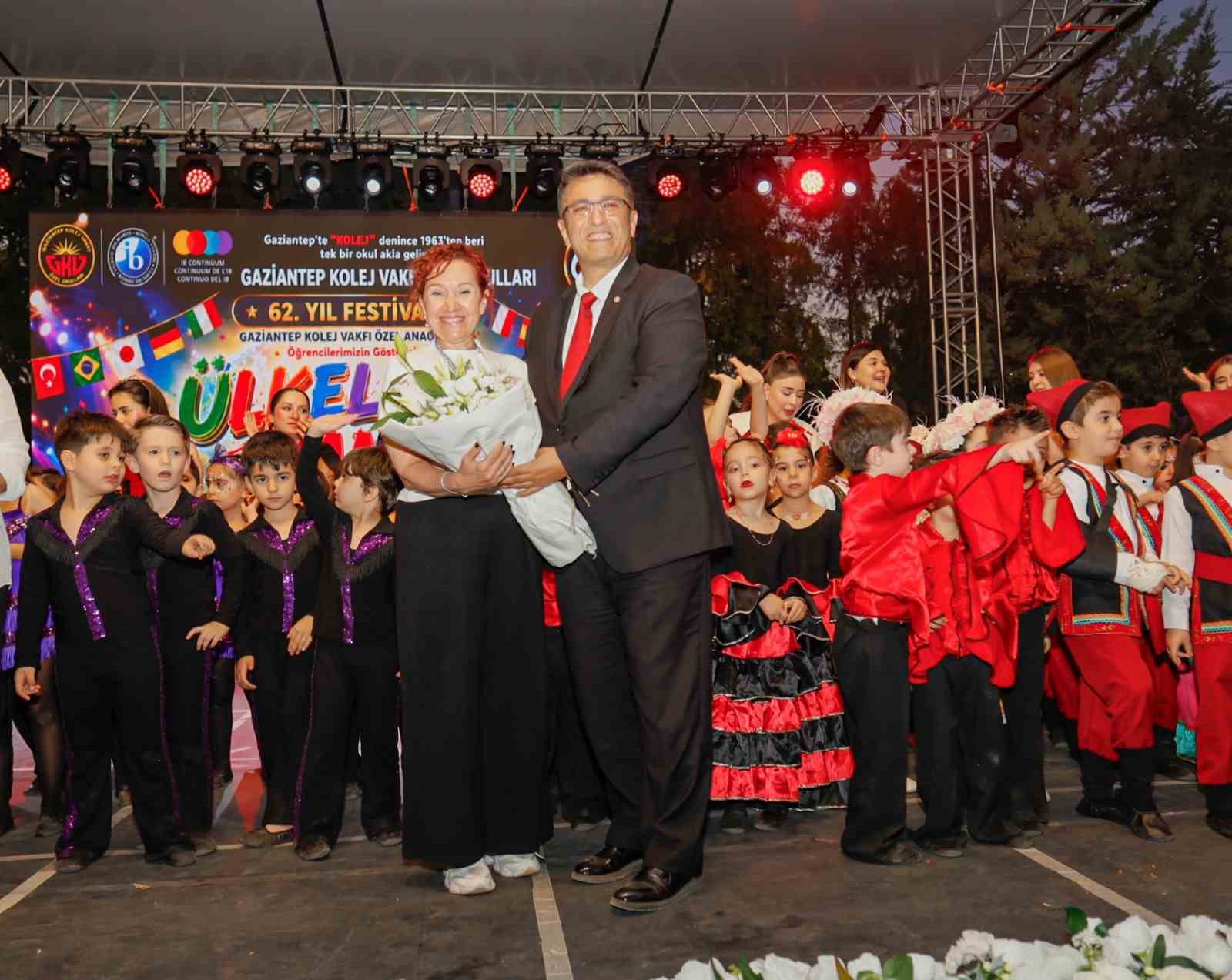 gkv-li-minik-danscilardan-dunya-turu