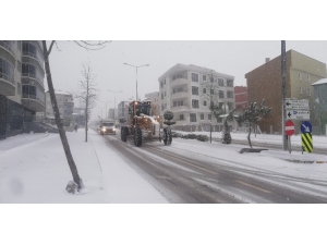 Bafra’da Kar Yağışı Hayatı Olumsuz Etkiledi