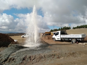 Sarıköy’de Sondajla Çıkan Su Yüzleri Güldürdü