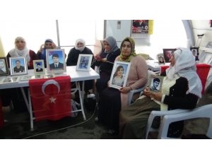 Hdp Önündeki Ailelerin Evlat Nöbeti 159’uncu Gününde