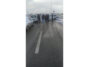 Buzlanma Kazayı Beraberinde Getirdi, 9 Araç Birbirine Girdi