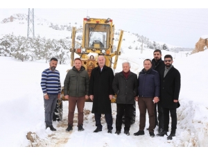 Tuşba Belediyesinden Karla Mücadele Çalışması