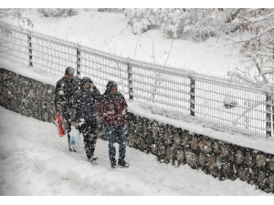 Şırnak’ta Kar Yağışı Nedeni İle 32 Köy Ve 8 Mezra Yolu Ulaşıma Kapandı