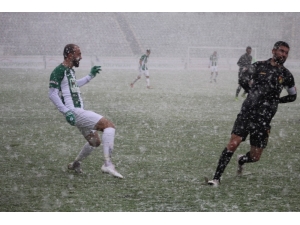 Giresunspor- İstanbulspor Maçı Kar Yağışı Nedeniyle Yarıda Kaldı