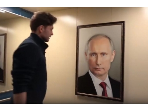 Asansöre Asılan Putin Fotoğrafıyla Sosyal Deney Yaptılar