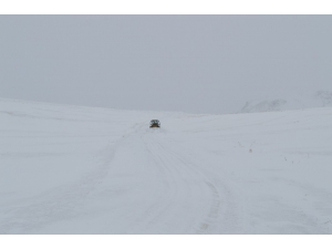 Ağrı’da Kar Köy Yollarını Kapadı, Ekipler Hastalar İçin Seferber Oldu