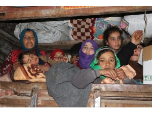 561 İnsani Yardım Tırı İdlip’e Ulaştı