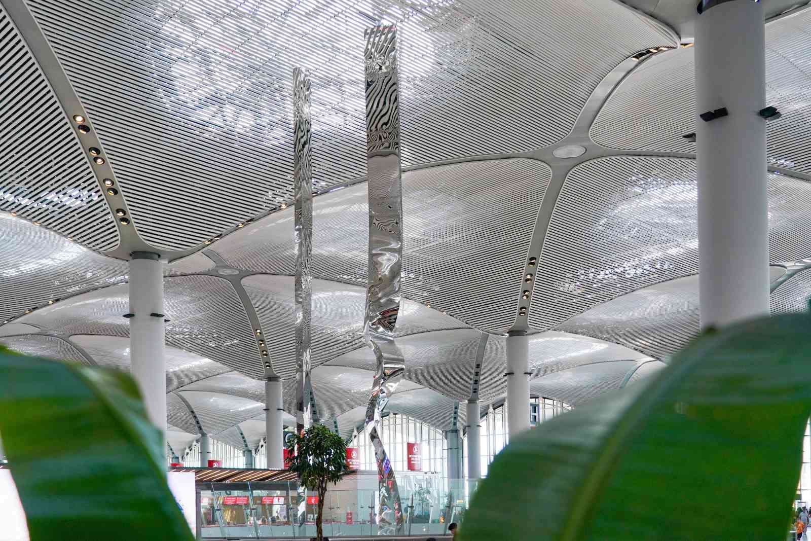 iga-istanbul-havalimani-nin-simge-heykelinin-uretim-seruveni-fotograflarla-sergilendi