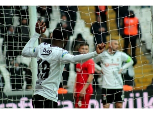 Süper Lig: Beşiktaş: 0 - Gaziantep Fk: 0 (İlk Yarı)