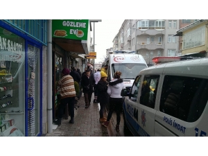 Otelde Kalan Genç Odasında Ölü Bulundu