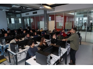 Geleceğin Programlama Dili Eğitimi Başakşehir’de