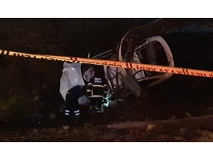 Hatay’da Otomobil Elektrik Direğine Çarptı: 1 Ölü, 3 Yaralı