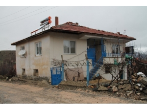 Öğretmeninin Tavsiyesiyle Başladı, Artık Köylüler İçin De Üretiyor