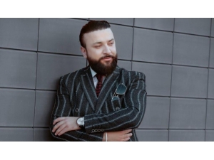 Model Hikmat Kucher: “Kadına Şiddet Tüm İnsanlığa Şiddettir”