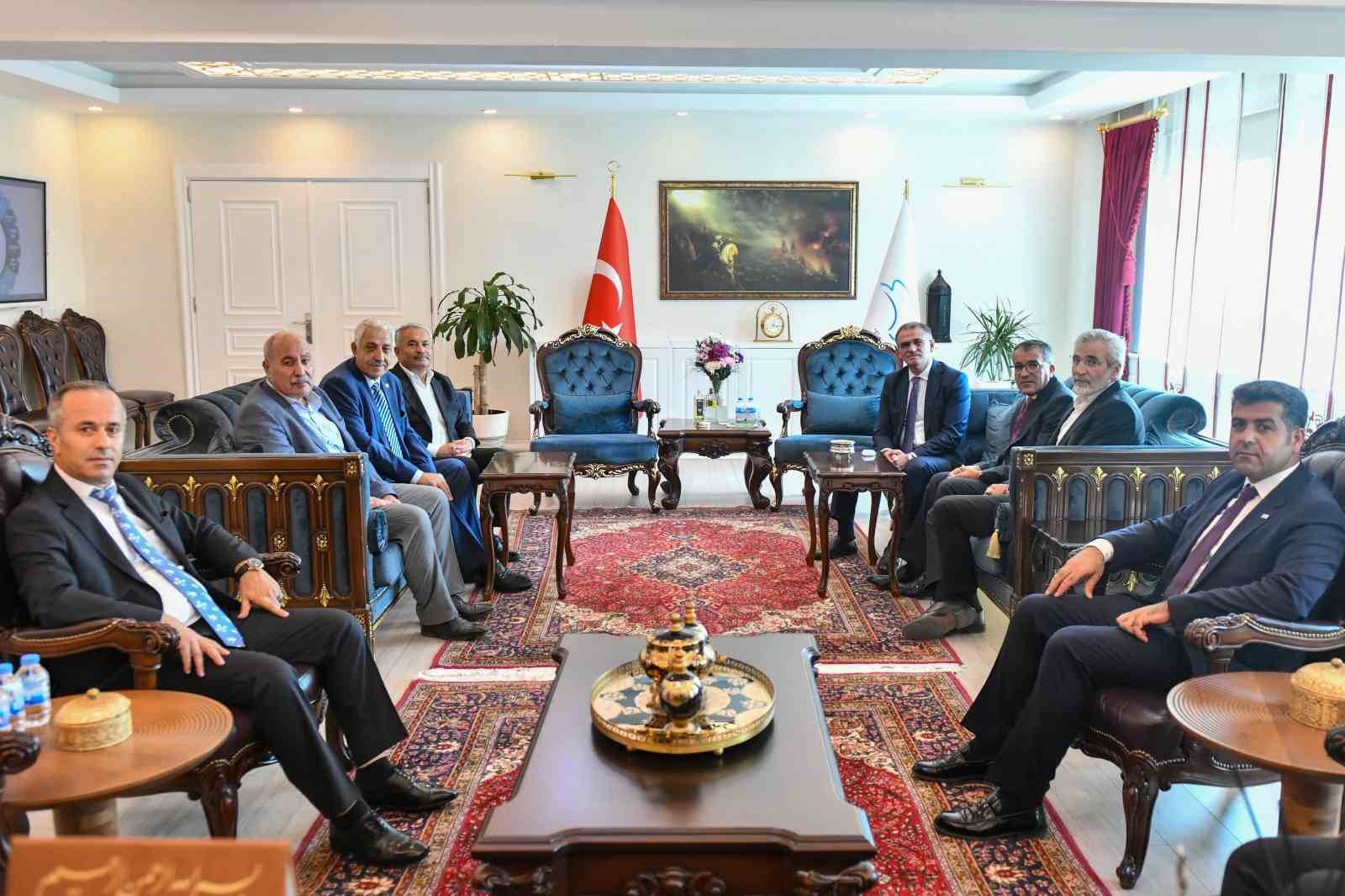 van-in-gelecegi-platformu-ndan-vali-ozan-balci-ya-ziyaret-valimiz-ortak-akil-ve-is-birligine-tam-destek-verdi