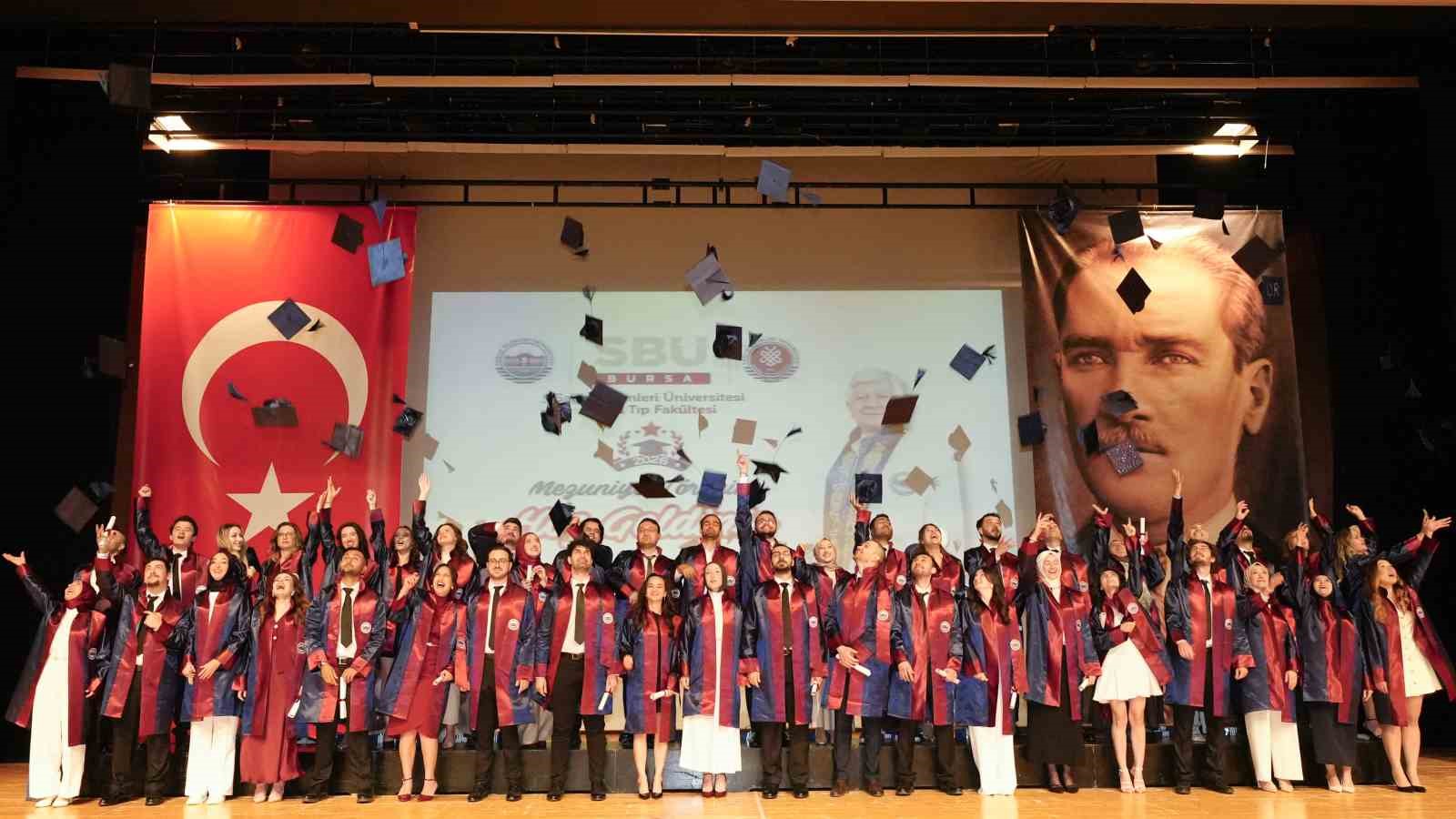 bursa-tip-fakultesi-ilk-mezunlarini-verdi