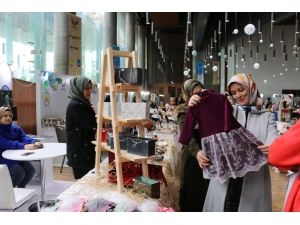 Girişimci Kadınlar Hatice Kübra Tongar İle Buluştu