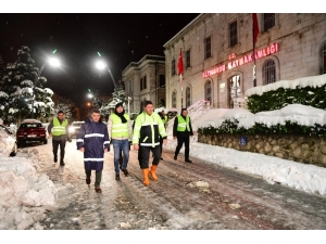 Başkan Tören Karla Mücadele Çalışmalarını Yerinde İnceledi