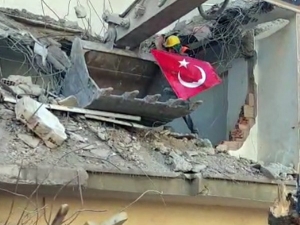 Yıkımda İşçinin Bayrak Hassasiyeti