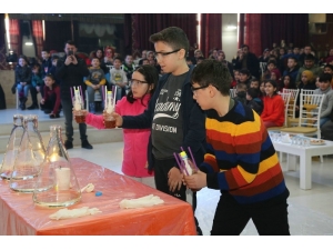 Başkan Kurt Çocuklarla Deney Yaptı